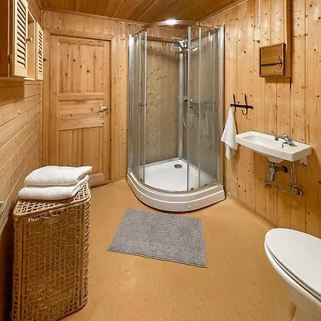 Holiday home 5 Bedroom Cozy In