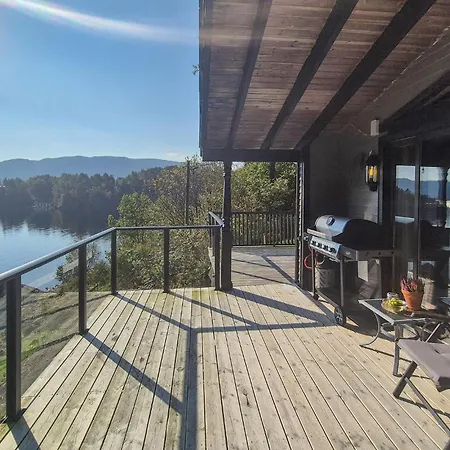 Holiday home 5 Bedroom Cozy In *