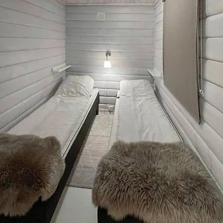 Holiday home 5 Bedroom Cozy In Hebnes