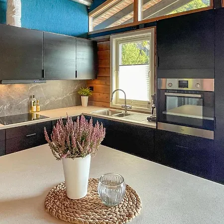 Tatil Evi 5 Bedroom Cozy In Hebnes