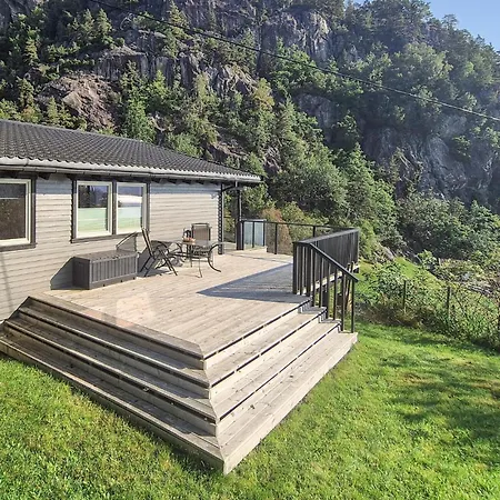 Holiday home 5 Bedroom Cozy In *