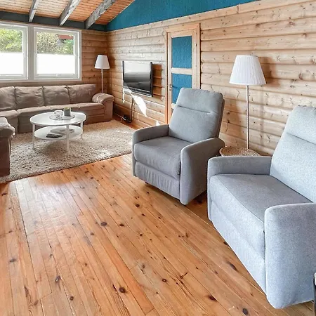 5 Bedroom Cozy In * Hebnes