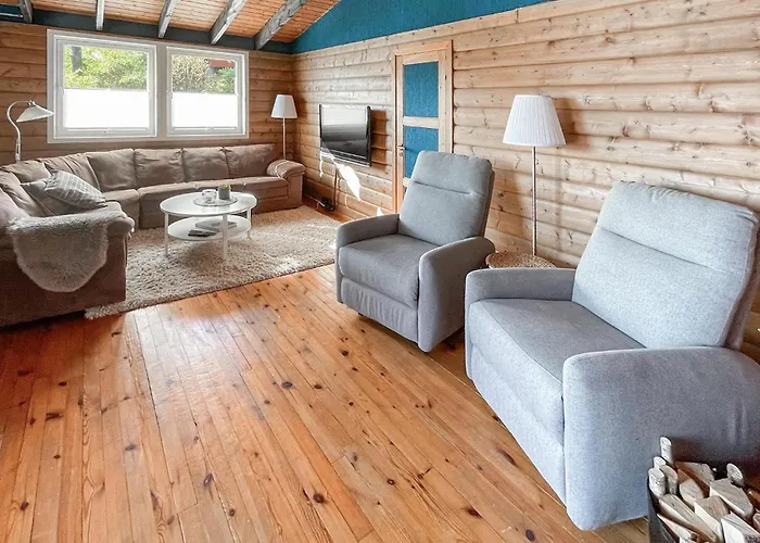 5 Bedroom Cozy In * Hebnes